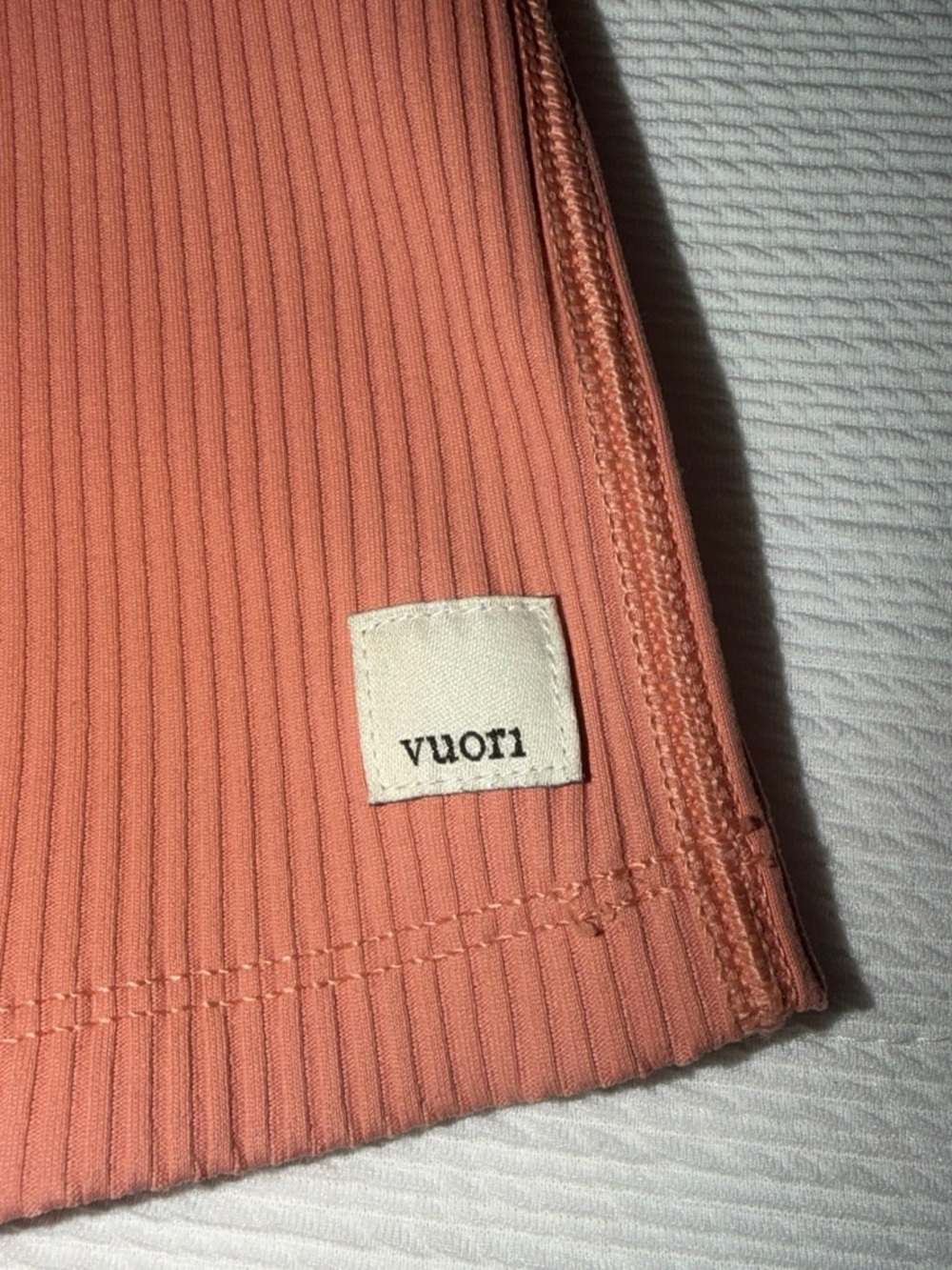 Vuori Ribbed Crop Tank Small - Picture 3 of 4